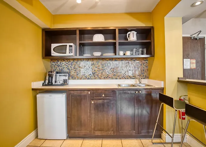 Town Inn Suites Hotel